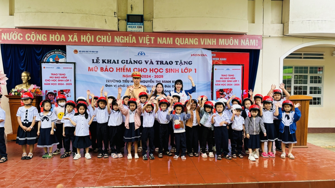 ĐỘI MŨ XINH - BẢO VỆ CHÚNG MÌNH